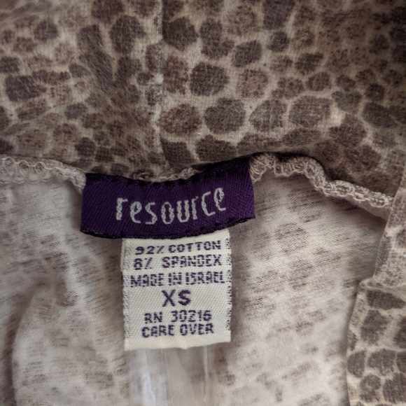 Resource animal print mock neck sleeveless t-shirt - Picture 3 of 3